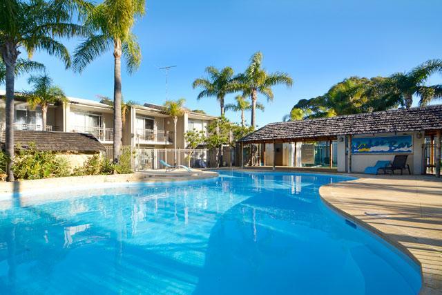 Mandurah Motel And Apartments Exterior photo