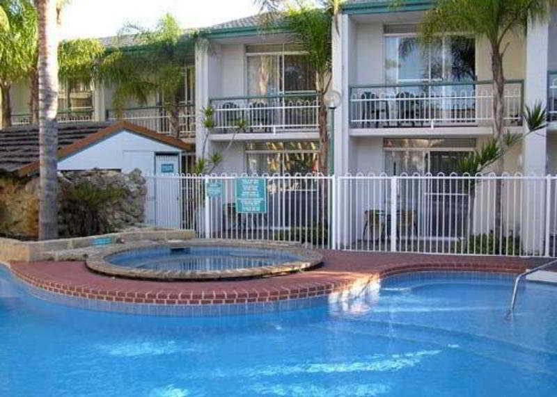 Mandurah Motel And Apartments Exterior photo